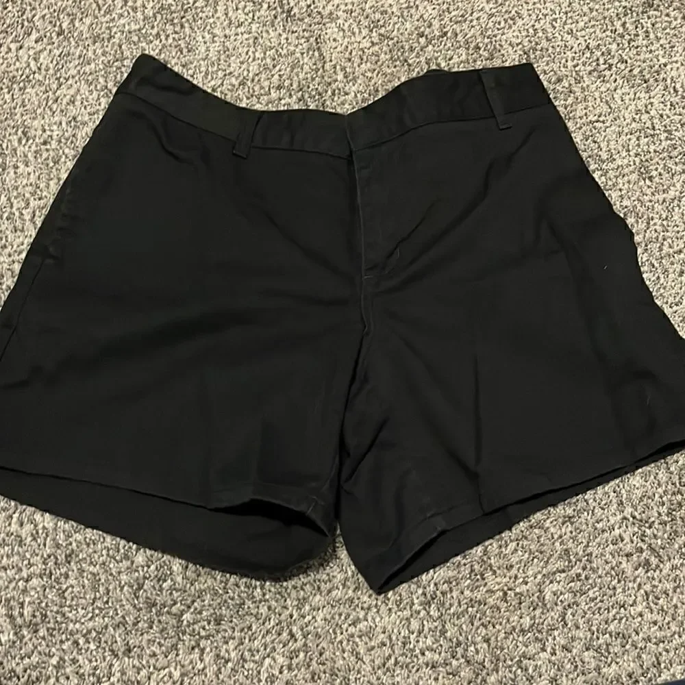 Dickies - black shorts - size 15